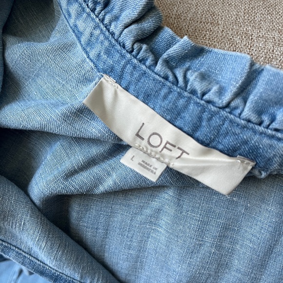 Chambray ruffle top LOFT - Picture 4 of 4